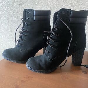 Black timberland boots